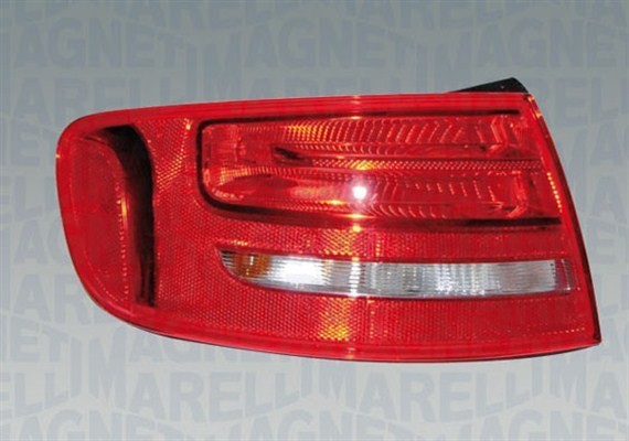 MAGNETI MARELLI Rückleuchte mit Lampenträger Links (714021970701) für Audi A4 B8